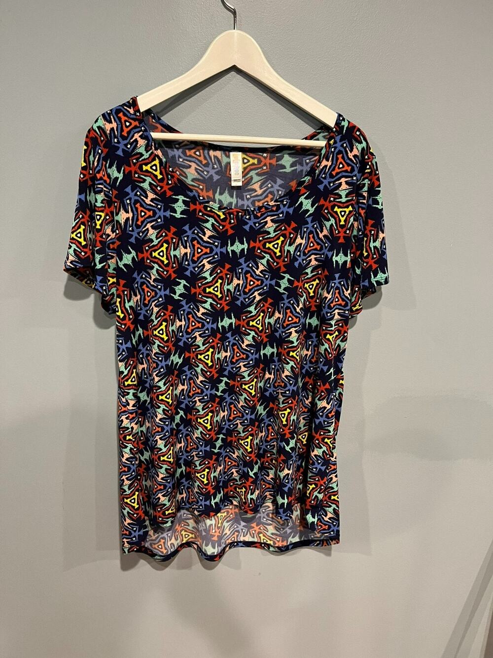 LuLaRoe Classic T Women's XL Multi Color Print Round Neck Short Sleeve